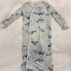 Magnetic Me sleep gown